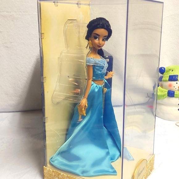 Disney Exclusive Jasmine Collectors Doll on Case w/ Certificate of Authenticity - Picture 2 of 5